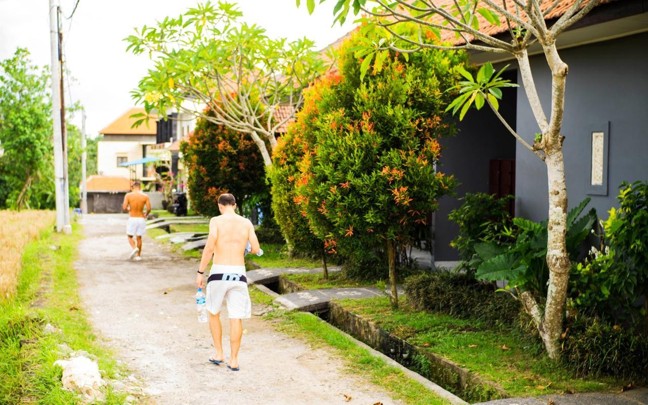 Canggu Beach Hostel Exterior photo